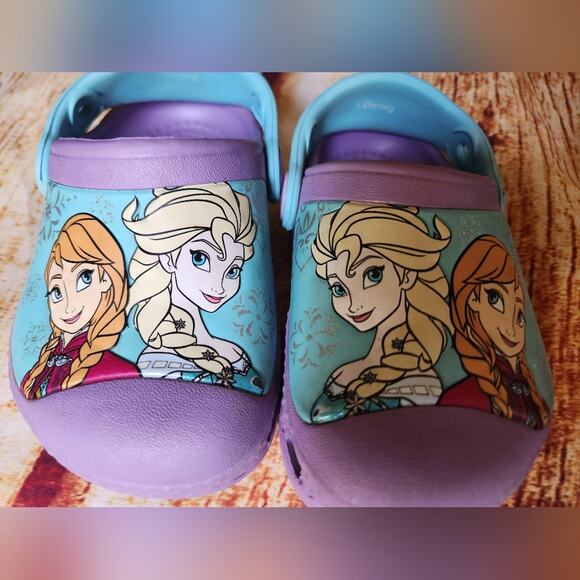 Disney Frozen Crocs Kids Clogs Anna Elsa Blue Purple Slip On Shoes - Picture 1 of 11